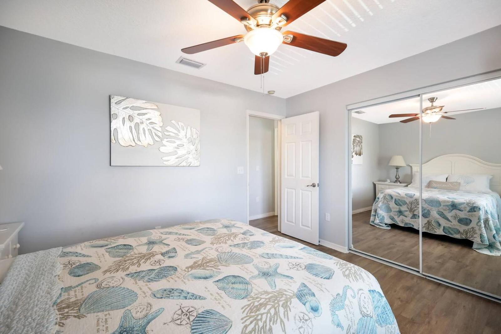 Island Girl West - Heated Pool Porches Beach Gear Walk To Beach Holmes Beach Bagian luar foto