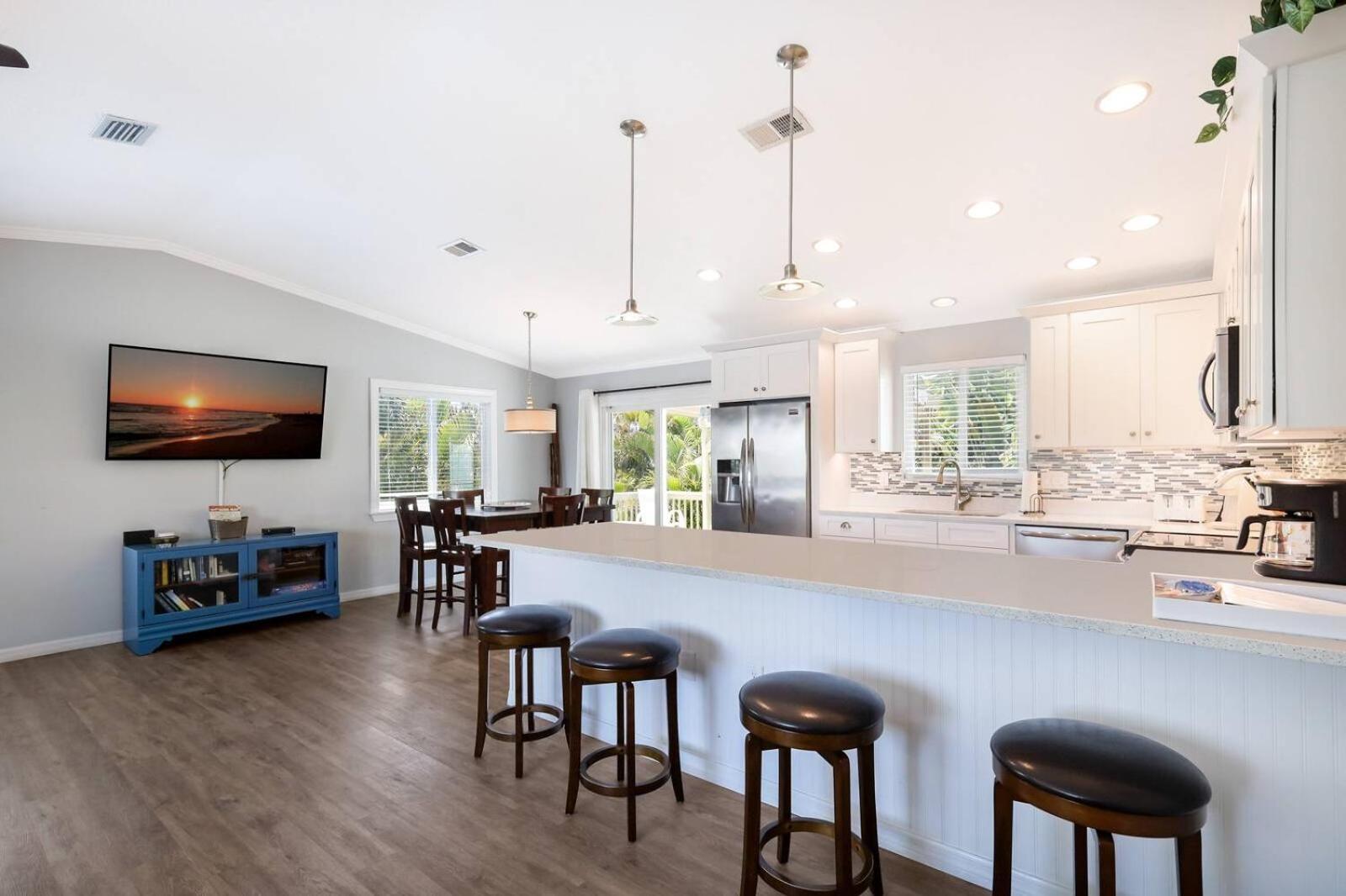 Island Girl West - Heated Pool Porches Beach Gear Walk To Beach Holmes Beach Bagian luar foto