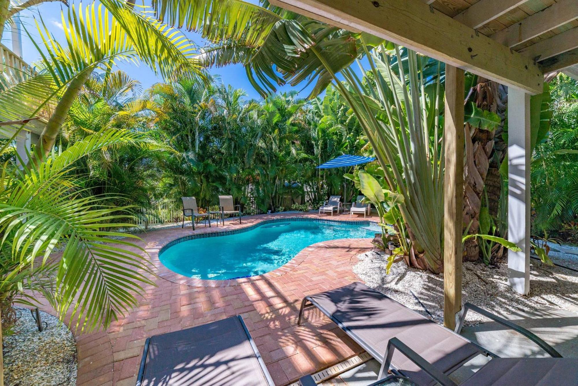 Island Girl West - Heated Pool Porches Beach Gear Walk To Beach Holmes Beach Bagian luar foto